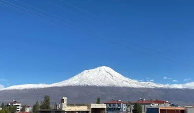 Ağrı Dağı Karla Kaplandı